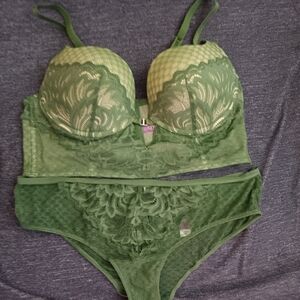 NWT Adore Me Camilla Push Up 36D Bra/Medium Cheeky Panty Set Green